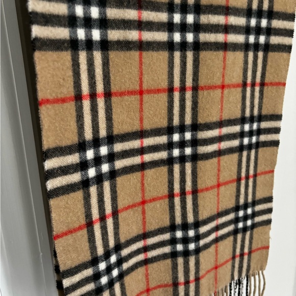 Vintage Authentic Burberry Scarf - Picture 5 of 5